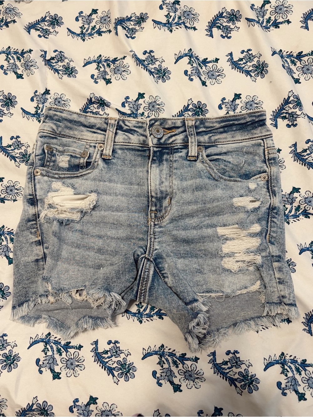 American eagle Classic High-Rise Distressed Denim Shorts - Light Blue